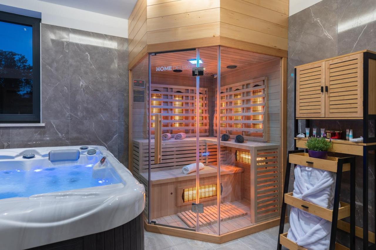 Green Luxury II With Heated Pool, Jacuzzi & Sauna Ruzici  Kültér fotó