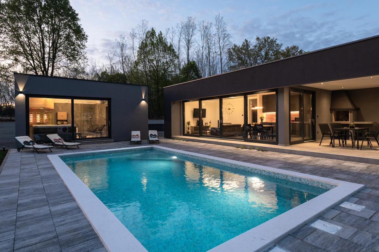 Green Luxury II With Heated Pool, Jacuzzi & Sauna Ruzici  Kültér fotó